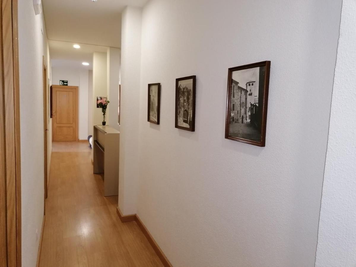 Hostal Hernan Cortes Cáceres Exterior photo